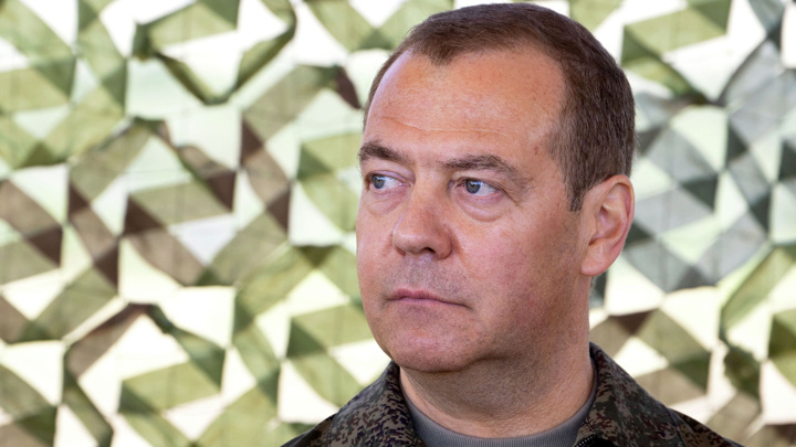 Медведев: всех причастных к теракту в 