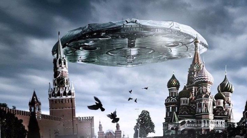 Над Кремлем завис неопознанный летающий объект