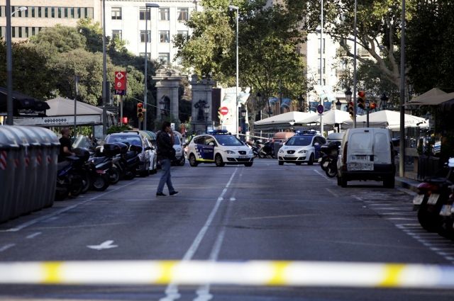 Полицейские застрелили одного из подозреваемых в теракте в Барселоне – СМИ
