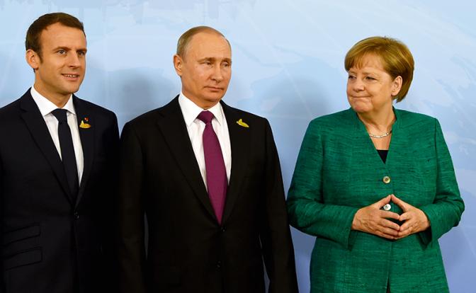 Меркель и Макрон потребовали у Путина «тельняшки на Рождество»