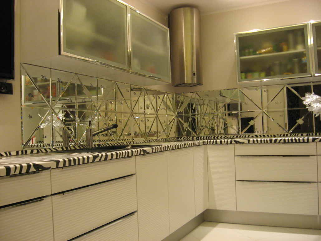 Почему зеркальная плитка является интересным материалом: Зеркальная плитка в интерьере вашей квартиры