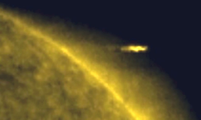 Возле Солнца продолжают летать НЛО, соизмеримые по своим габаритам с планетами