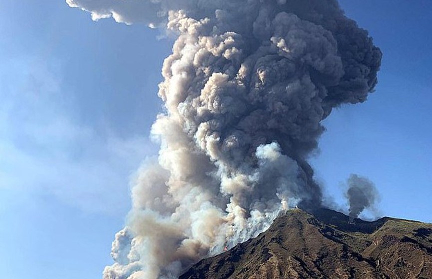 Самый активный вулкан в Европе снова проснулся. Есть жертвы